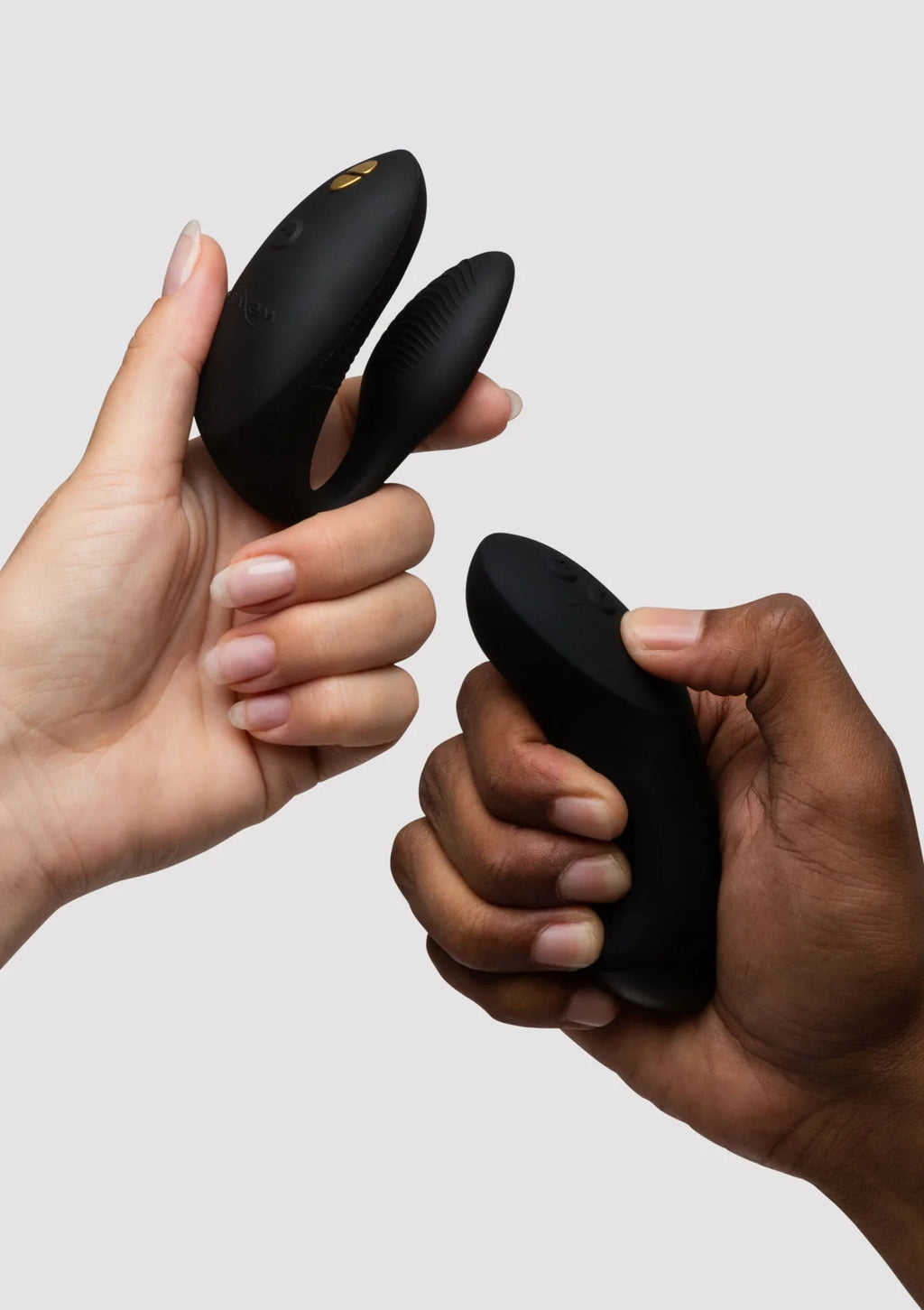 WE-VIBE | Chorus Pro – Vibrador para parejas con 3 motores y mando Haptic Squeeze – Negro / Rosa / Púrpura