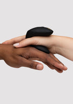 WE-VIBE | Chorus Pro – Vibrador para parejas con 3 motores y mando Haptic Squeeze – Negro / Rosa / Púrpura