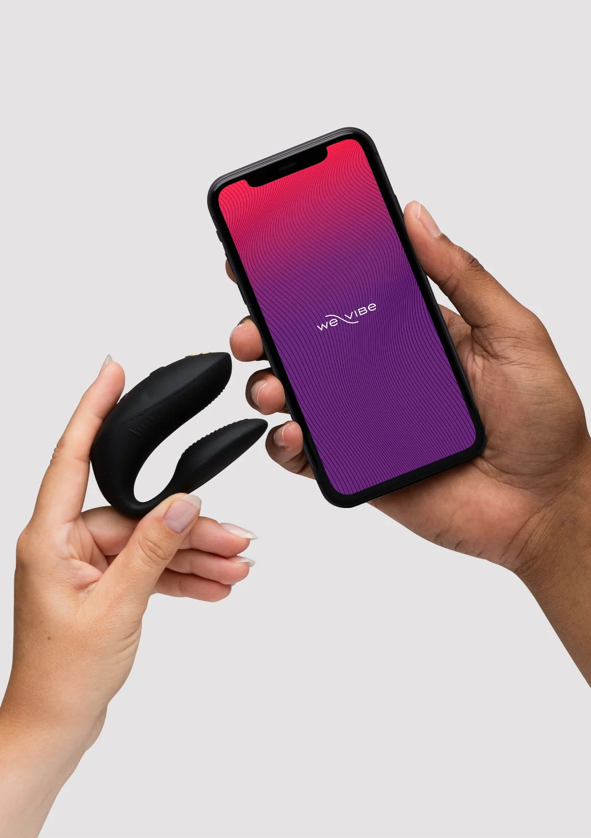 WE-VIBE | Chorus Pro – Vibrador para parejas con 3 motores y mando Haptic Squeeze – Negro / Rosa / Púrpura