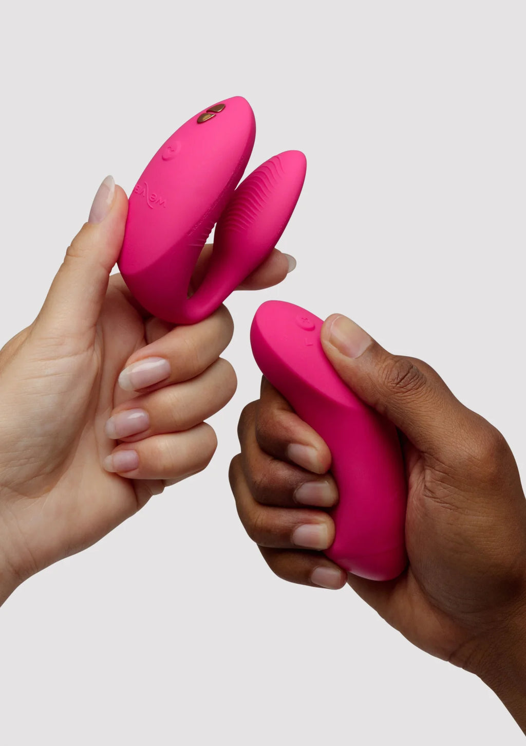 WE-VIBE | Chorus Pro – Vibrador para parejas con 3 motores y mando Haptic Squeeze – Negro / Rosa / Púrpura