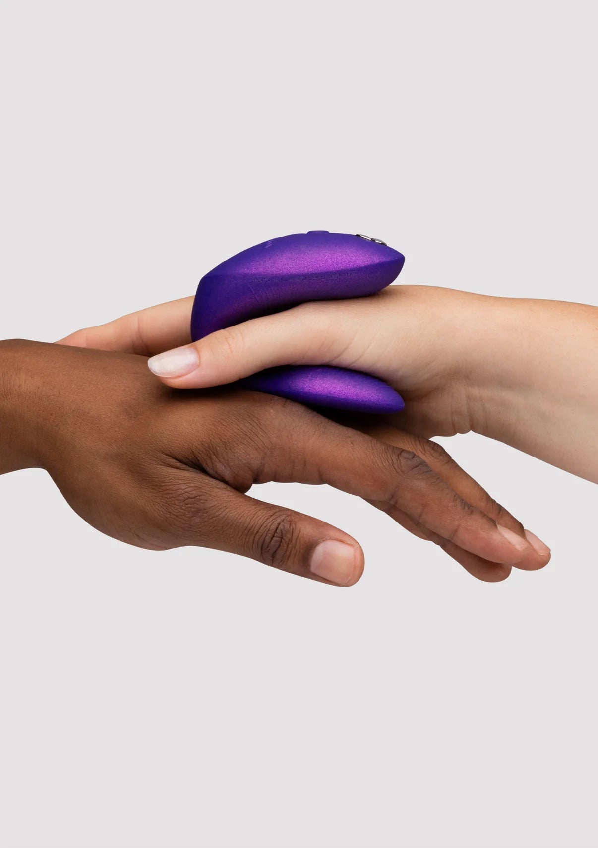 WE-VIBE | Chorus Pro – Vibrador para parejas con 3 motores y mando Haptic Squeeze – Negro / Rosa / Púrpura