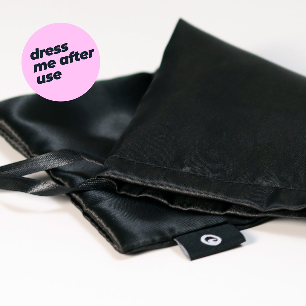 CRUSHIOUS | Labionda – Arnés Doble con Mando a Distancia – Negro