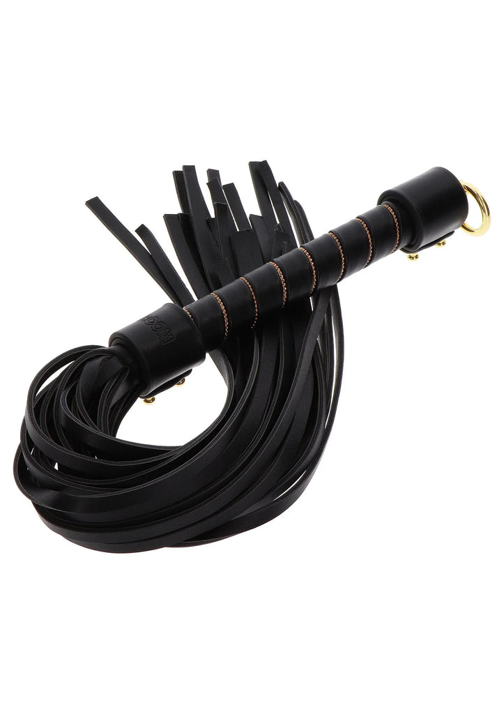 TABOOM | Vogue Studded Whip – Fusta BDSM de Cuero Vegano Elegante