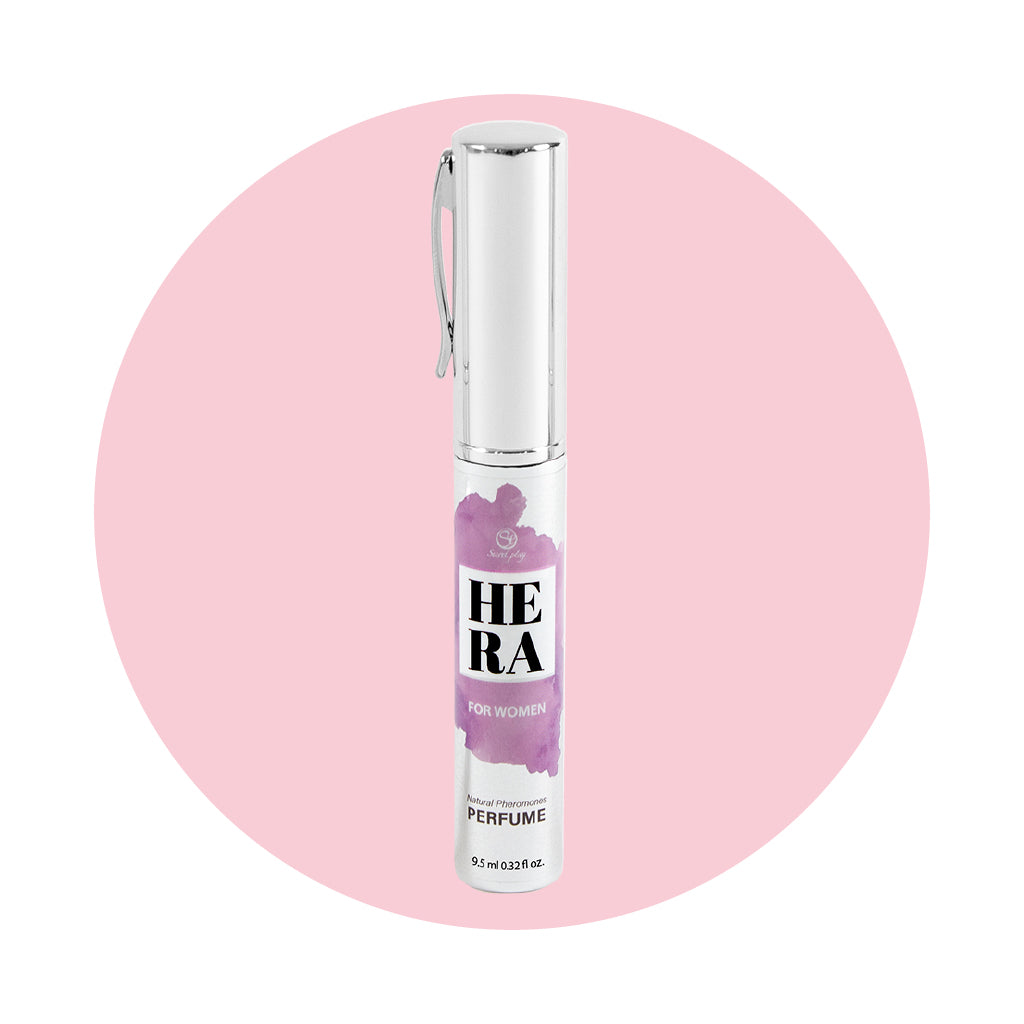 SECRET PLAY | Hera Perfume Spray con Feromonas para Mujeres – Con trufa negra, pera, gardenia y vainilla – 9,5 ml Travel / 50 ml
