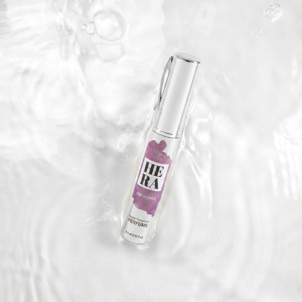 SECRET PLAY | Hera Perfume Spray con Feromonas para Mujeres – Con trufa negra, pera, gardenia y vainilla – 9,5 ml Travel / 50 ml