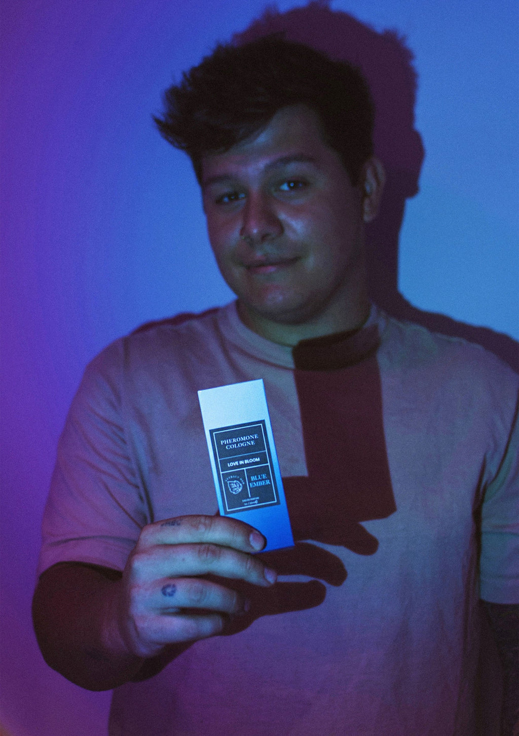 Ojo de Amor | Bloom – Perfume Phero Attract Her – 10 ml y 30 ml (Earth's Desire y Blue Ember)