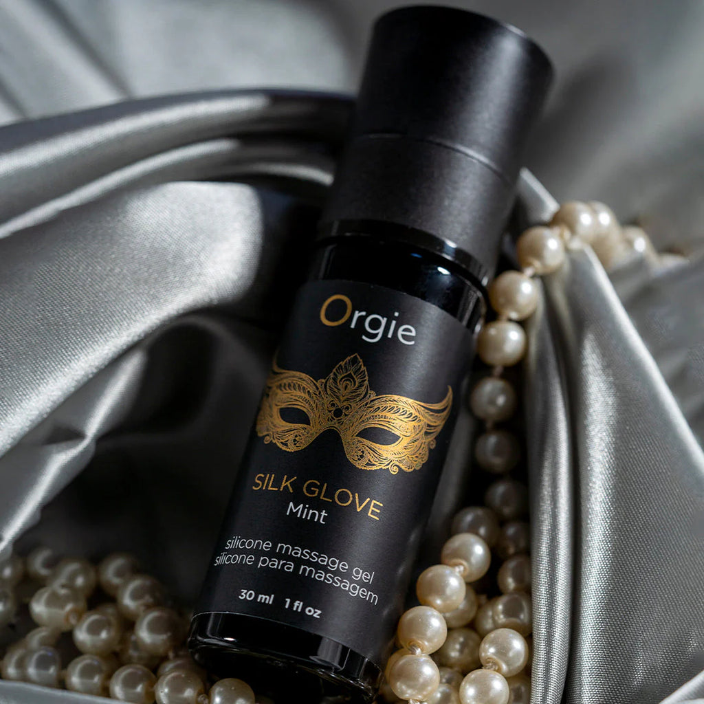 ORGIE | Pearls Lust Massage Kit – Gel de masaje Silk Glove + Collar de perlas + Guía de masaje (Menta)