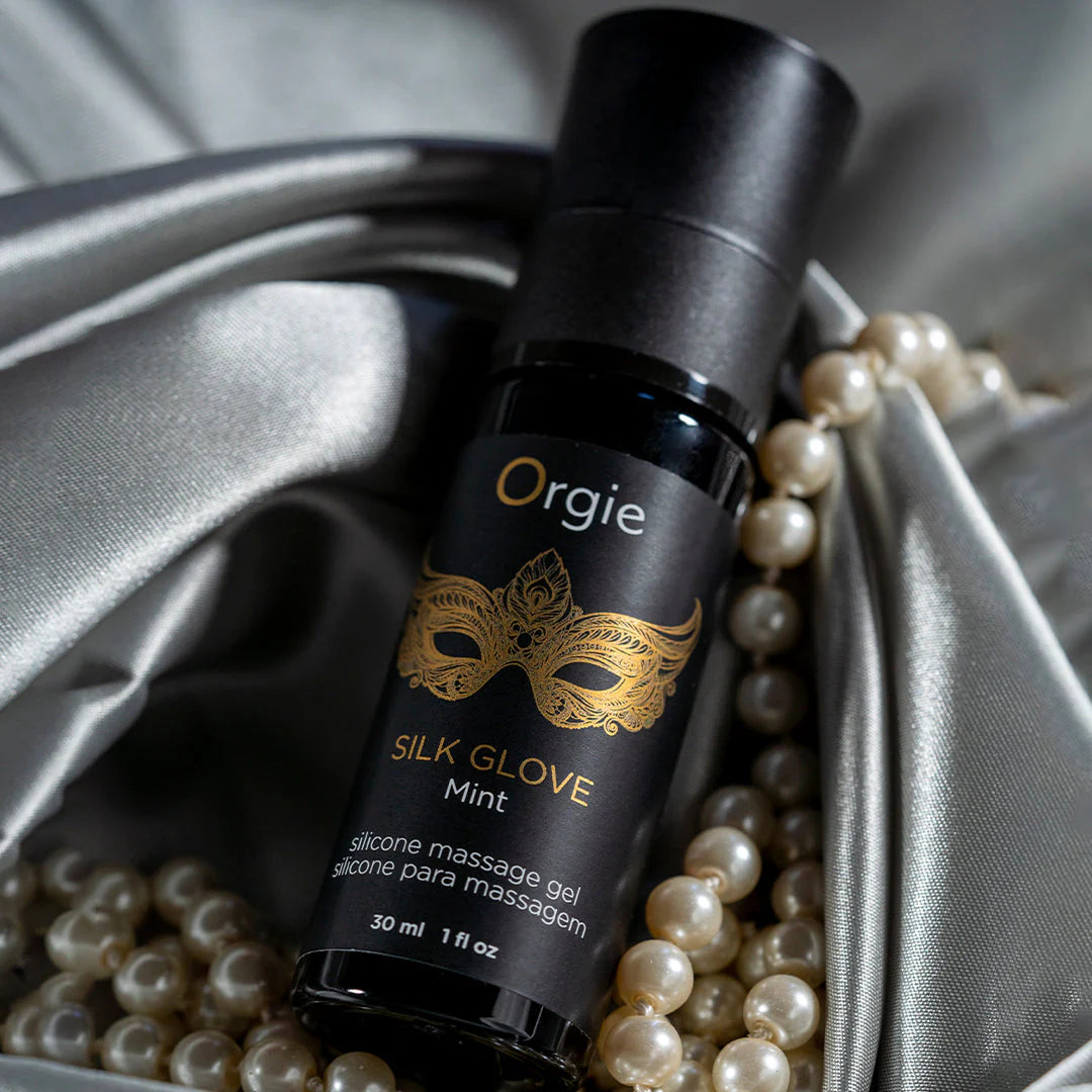 ORGIE | Pearls Lust Massage Kit – Gel de masaje Silk Glove + Collar de perlas + Guía de masaje (Menta)